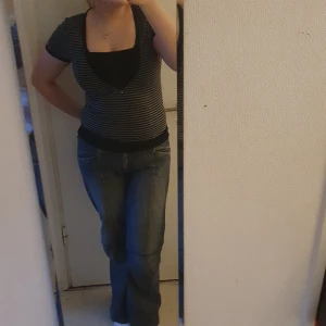 Y2k t shirt - Randig t-shirt, från shein men köpt secondhand