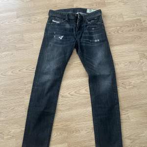 Diesel jeans Storlek:w29,l30 Smal passform Knapp använd 