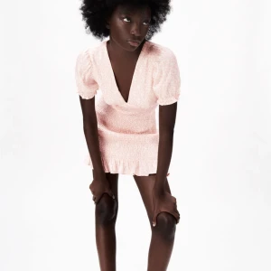 Klänning - Så fin klänning från zara!