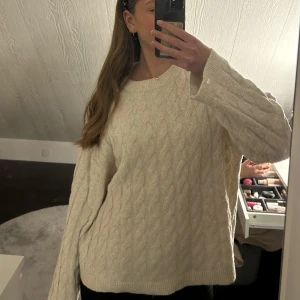 Stickad tröja  - Såå fin stickad tröja från hm😍