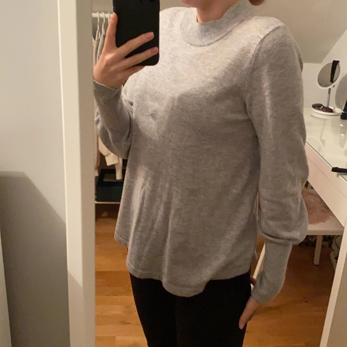 Grå tröja ,perfekt till vinter/höst - 90