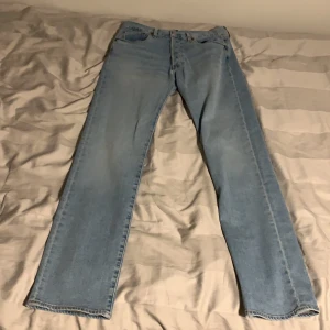 Levis Jeans 501 - Levis Jeans 501 Cone flower. Köpta på deras hemsida för 1100kr. Betalning via swish.