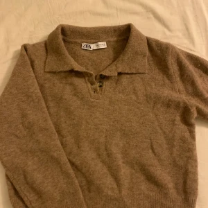 Stickad tröja! - Oanvänd stickad tröja från zara! Storlek M men sitter som s/xs 