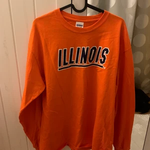 Oversized Collegetröja - Säljer denna snygga tröja i bra skicka:)