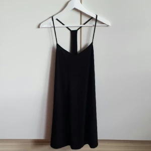  - Skön klänning från ASOS! 
Storlek 36 men skulle absolut passa en 38 också. 
100 kronor, jag har swish! 