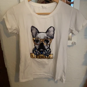 T-skirt 50kr  - Bra skick 