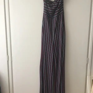 Onepiece - Onepiece som endast är använd en gång så i nyskick. 125kr med frakt