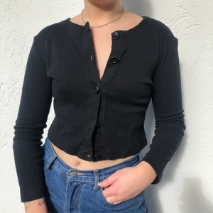 Svart kofta - Mag kofta ish, köparen står för frakten !💚