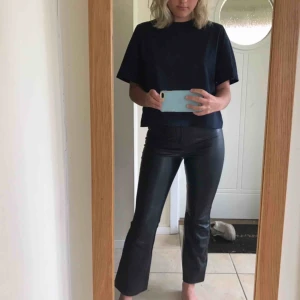   - Svart skinnjackor från Zara! Bra skick! Ni står för frakt 