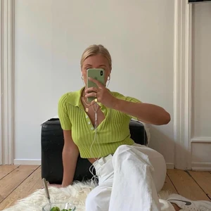 Grön topp - Jättesöt topp från Verge Girl. Kommer dessvärre inte till användning. Kan mötas upp i Gbg. Annars 370kr+frakt. 💕