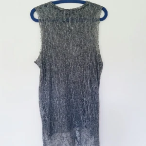  - Glittrig lång topp, något transparent ifrån topshop.