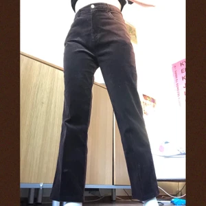  Bruna Manchesterbyxor  - Riktigt snygga högmidjade manchesterbyxor! 💞💞 Köpta secondhand 