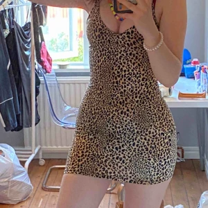  - As het klänning i leopard. Frakt tillkommer, kan möjligtvis mötas upp i Gbg 