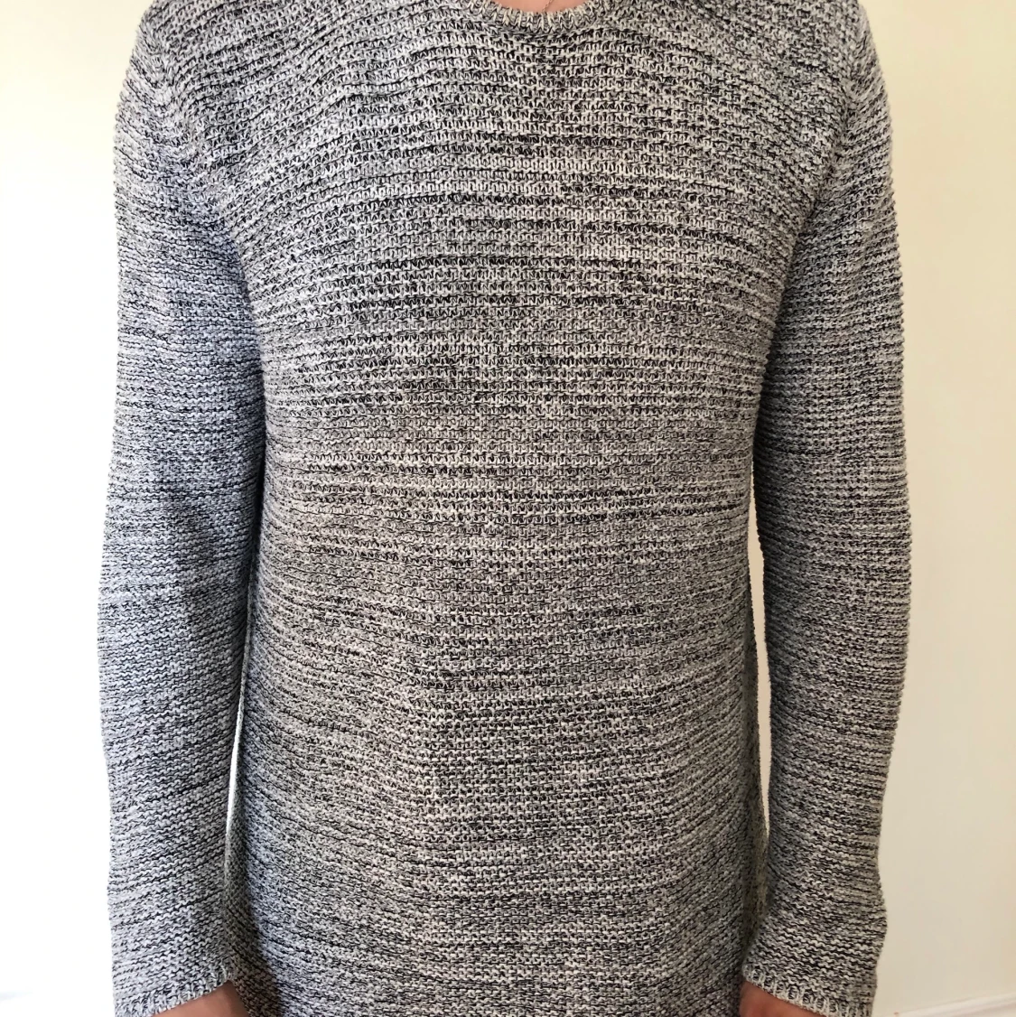 iSolid - stickad grå tröja