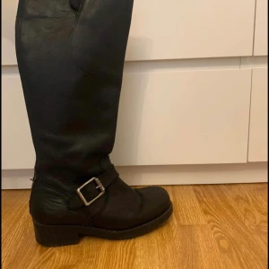 Urban project skor  - Fina kängor, fint använda! 