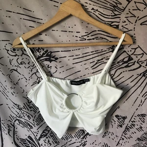 plt linne - helt ny croptop från prettylittlething 🤍 29kr frakt 