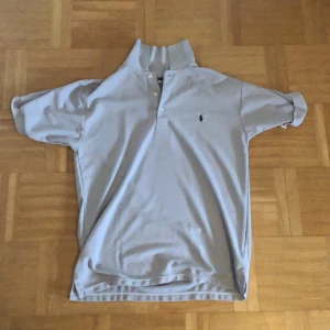 Ralph Lauren piké  - Grå ralph lauren pike, helt ny, strl L