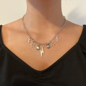 Halsband kedja  - Handgjort halsband!                                                              Kedjan är i rostfritt stål och priset är inklusive frakt, skriv ett meddelande vid intresse! ✨⚡️