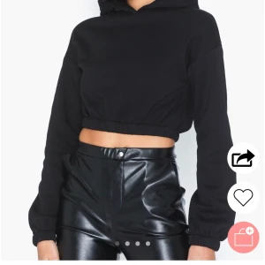 Cropped hoodie från Nelly  - Tröjan är i storlek S , aldrig använt ✨ säljer för 70kr + frakt 