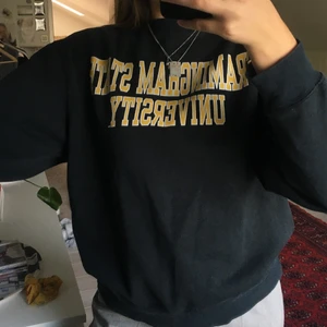 Vintage sweatshirt - Fin vintage sweatshirt. Visad på en S/M! Fraktkostnad tillkommer :)