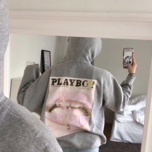 Playboy hoodie  - Säljer min Playboy hoodie, vid snabb affär kan ni få den för 300kr inklusive frakt