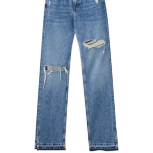 Pull&bear jeans, bootcut med slita - Säljer dessa. Bilder kan skickas privat så bara att fråga om. Bra skick och använda väldigt lite. Grymt skönt material! Finns inte att köpa. Högsta bud får byxorna
