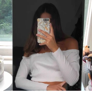 OFF SHOULDER TOP - Så himla fin köpt utomlands men knappt använd. Köparen står för frakten🌞🌞