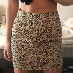 Så fin cheetah-mönstrad kjol från Brandy Melville. Fraktar eller möts upp i Stockholm City