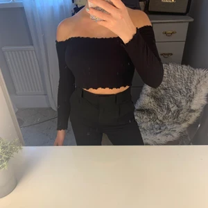 Off-Shoulder - Off-Shoulder topp från Bik Bok i storlek XS💖 Fint skick, 80kr+frakt✨
