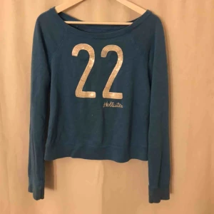  - Blå hollister tröja i bra skick