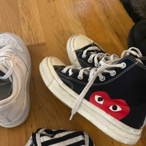  - CDG-converse! Ganska använda  men en tredjedel av ursprungspriset och fortfarande i riktigt bra skick. 