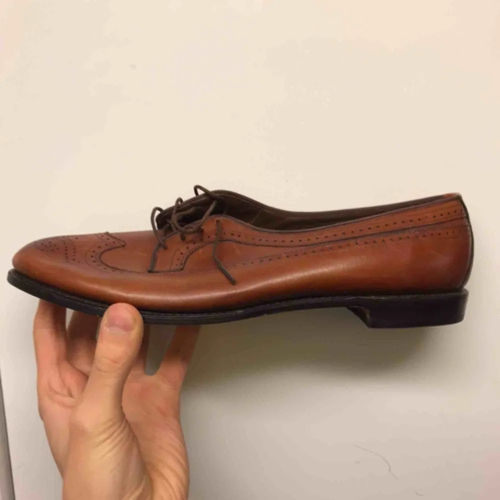 Allen Edmonds finskor amherst, knappt använda, säljs nya för 4999 kr, går att pruta ✨. Skor.