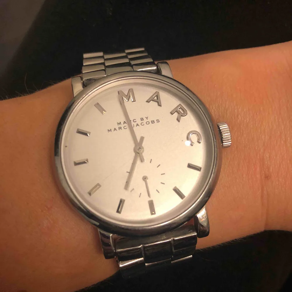 Säljer min superfina Marc Jacobs klocka då den inte kommer till användning.. använt den Max 2-3 ggr. köparen står för frakten!:). Övrigt.