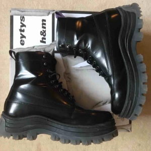  - Eytys x HM boots. Sparsamt använda Tveka inte att kontakta mig vid intresse och fler bilder!