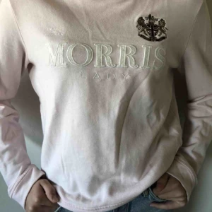  - Ljusrosa Morriströja i fint skick inte använd jättemycket. Köptes för ca 1200 kr säljer nu för 250 kr. Köparen står för frakt.