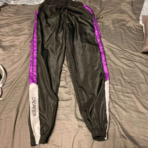  - Oanvändas, bestämde den från Korea men var för lite för mig, stor att den är XL men tror att den hadde passar mer för xs/s