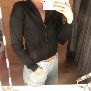  - Säljer denna coola tröja från Junkyard! Den passar mig som brukar ha S-M men passar nog även en XS! Köpare står för frakt!💫