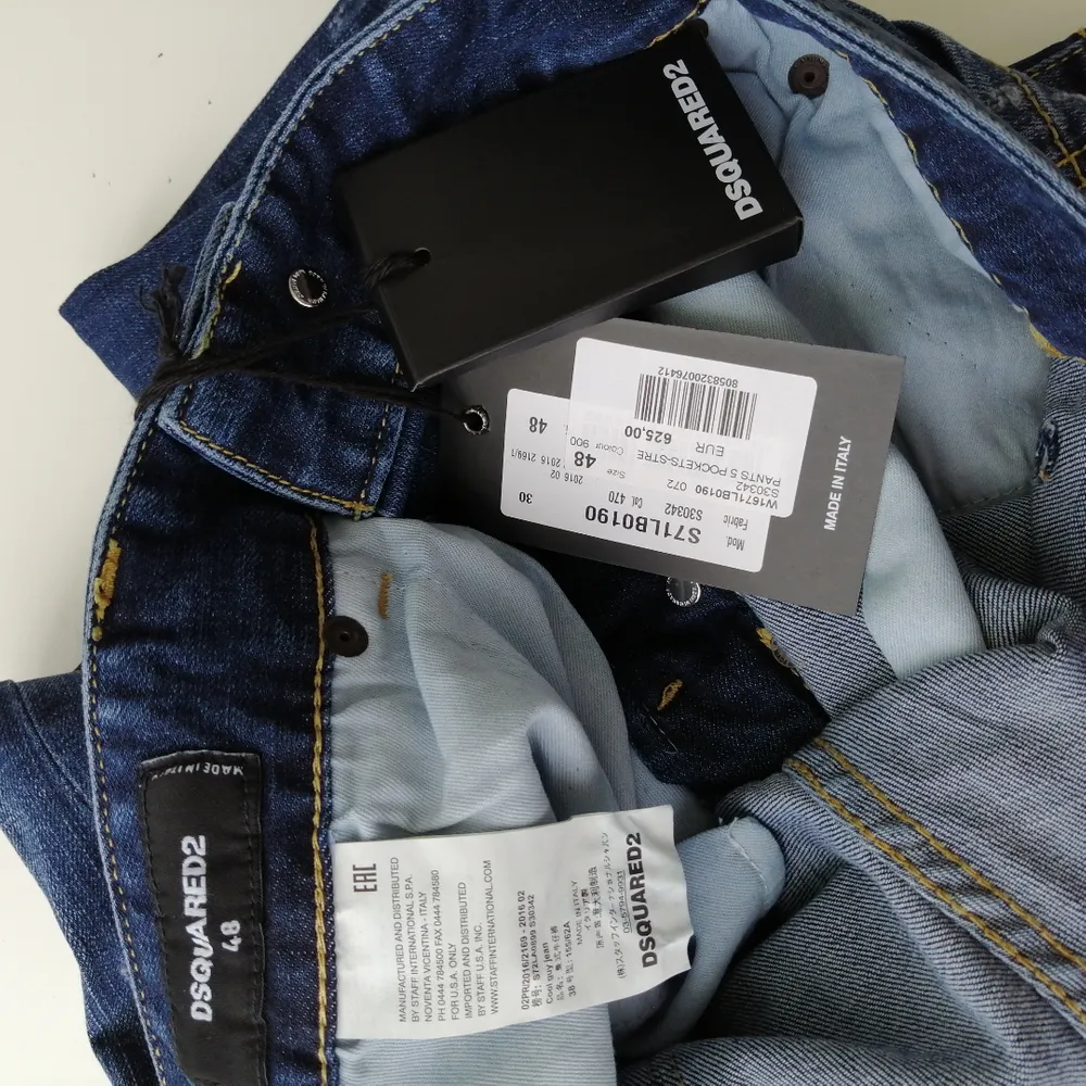 Dsquared2 men Jeans slim fit, new with label,             100% authentic, size IT48 (W31), write me for more info 😊. Delivery to USA, Canada and Australia No return. Jeans & Byxor.