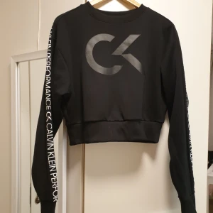 - Tröja från Calvin Klein, nyskick