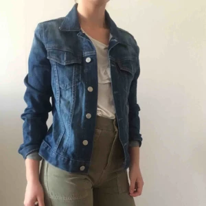  - Nypris 600kr  Från JC.  Köparen står för frakten