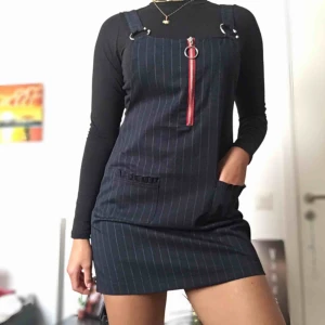  - Chic klänning som passar alla årstider 