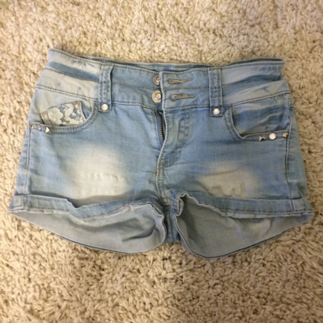 Grymt söta & sköna shorts! Med detaljer, ljusblåa. Strl 146, ca XS. - 1405884742