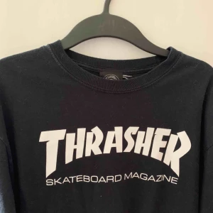  - Äkta Thrasher, köpt i Manchester 2015. Knappt använd. Finns i Norrköping. Annars står köparen för frakten (ung 50kr). 