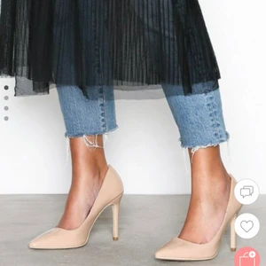  - Ett par sprillans nya skor ifrån Nelly! Aldrig använda, säljs i fint skick.  Köparen står för frakten 