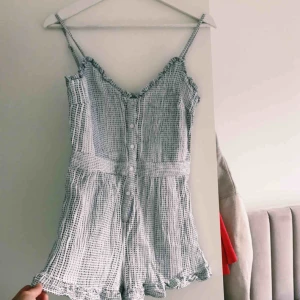  - Bohemisk playsuit använd fåtal gånger 