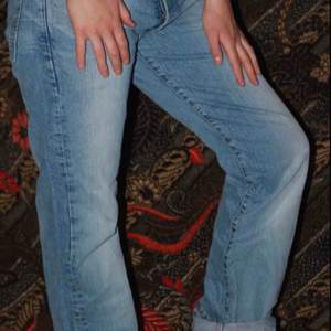 g-star raw jeans.❤️ Stl. 32 150kr  Köparen står för eventuell frakt🥰🥰 .