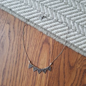  - Halsband, oanvända.  Frakt betalas av köparen 