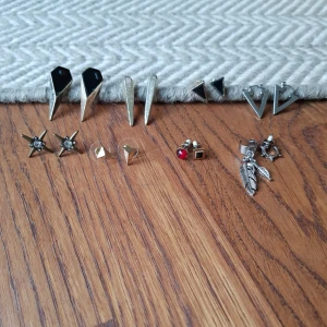  - Säljs tillsammans, frakt betalas av köparen 