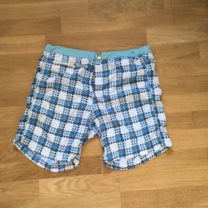  - Använda bad byxor från Björn Borg i storlek L 