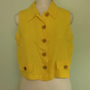  - Blus i västmodell, vintage 90-tal, inköpt i Los Angeles. Kan skickas. 